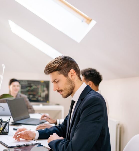 pexels-yan-krukov-7693753 Work in office